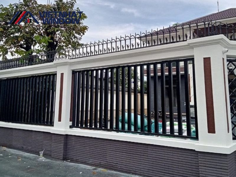 Báo giá mẫu hàng rào sắt hiện đại năm 2025
